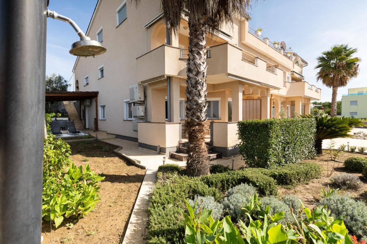 Apartmani Niko Kožino Buitenkant foto