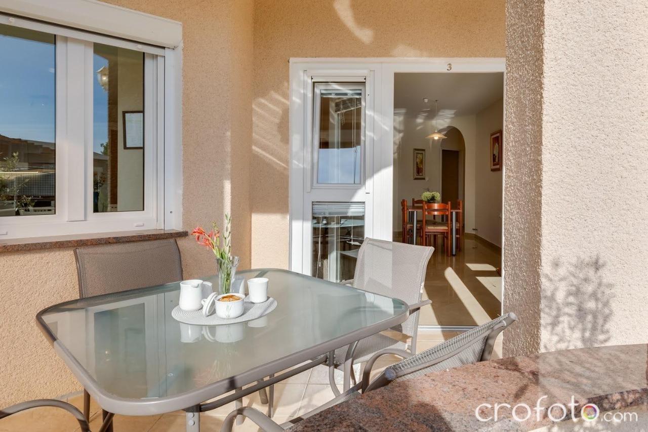 Apartmani Niko Kožino Buitenkant foto