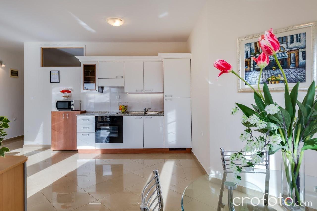 Apartmani Niko Kožino Buitenkant foto